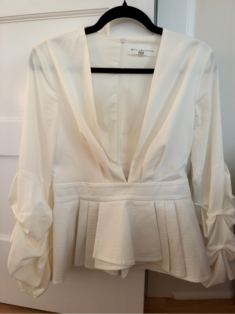 StyleKeepers Ivory V-Neck Peplum Blouse